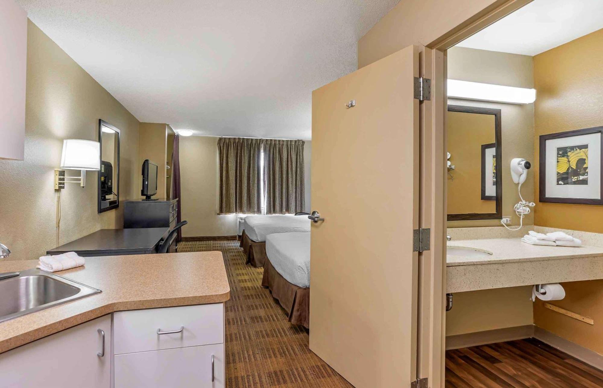 Extended America - Philadelphia - - Welsh Rd Horsham