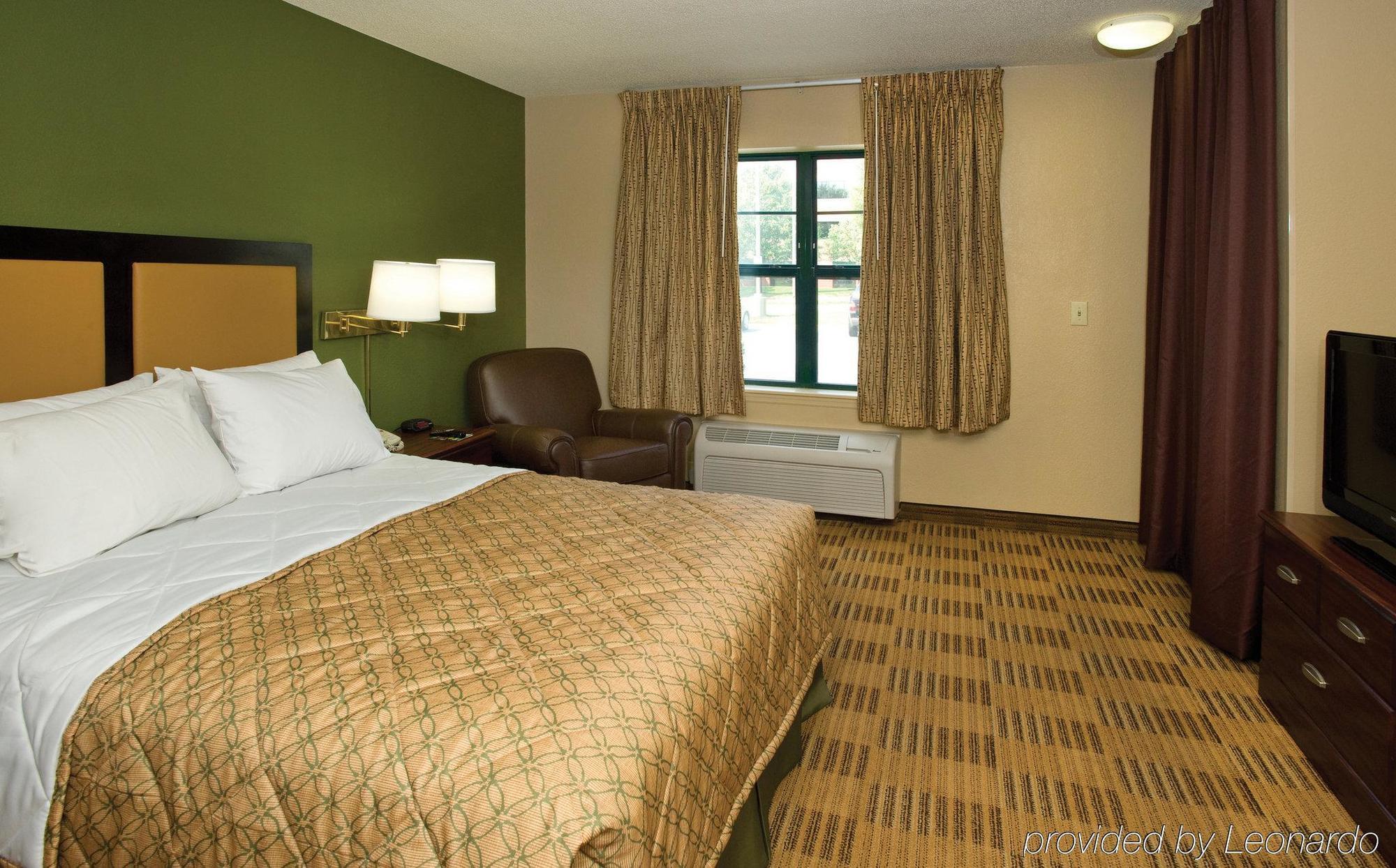 Extended America - Philadelphia - - Welsh Rd Hotel Horsham