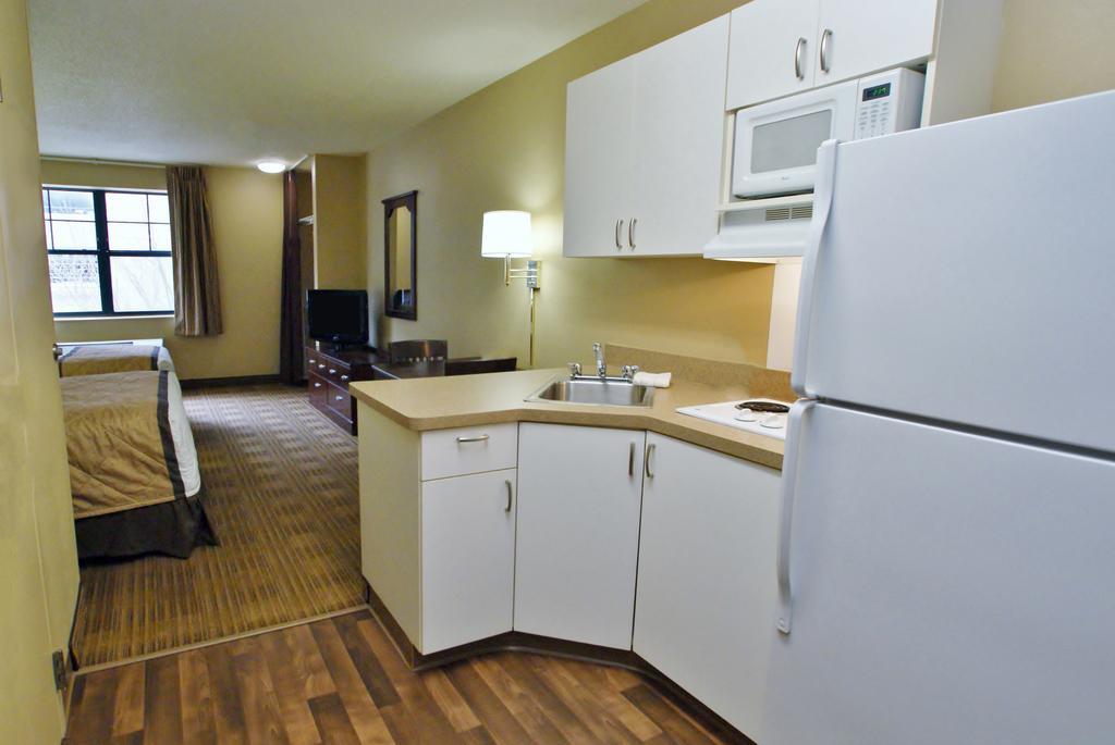 Extended America - Philadelphia - - Welsh Rd Hotel Horsham